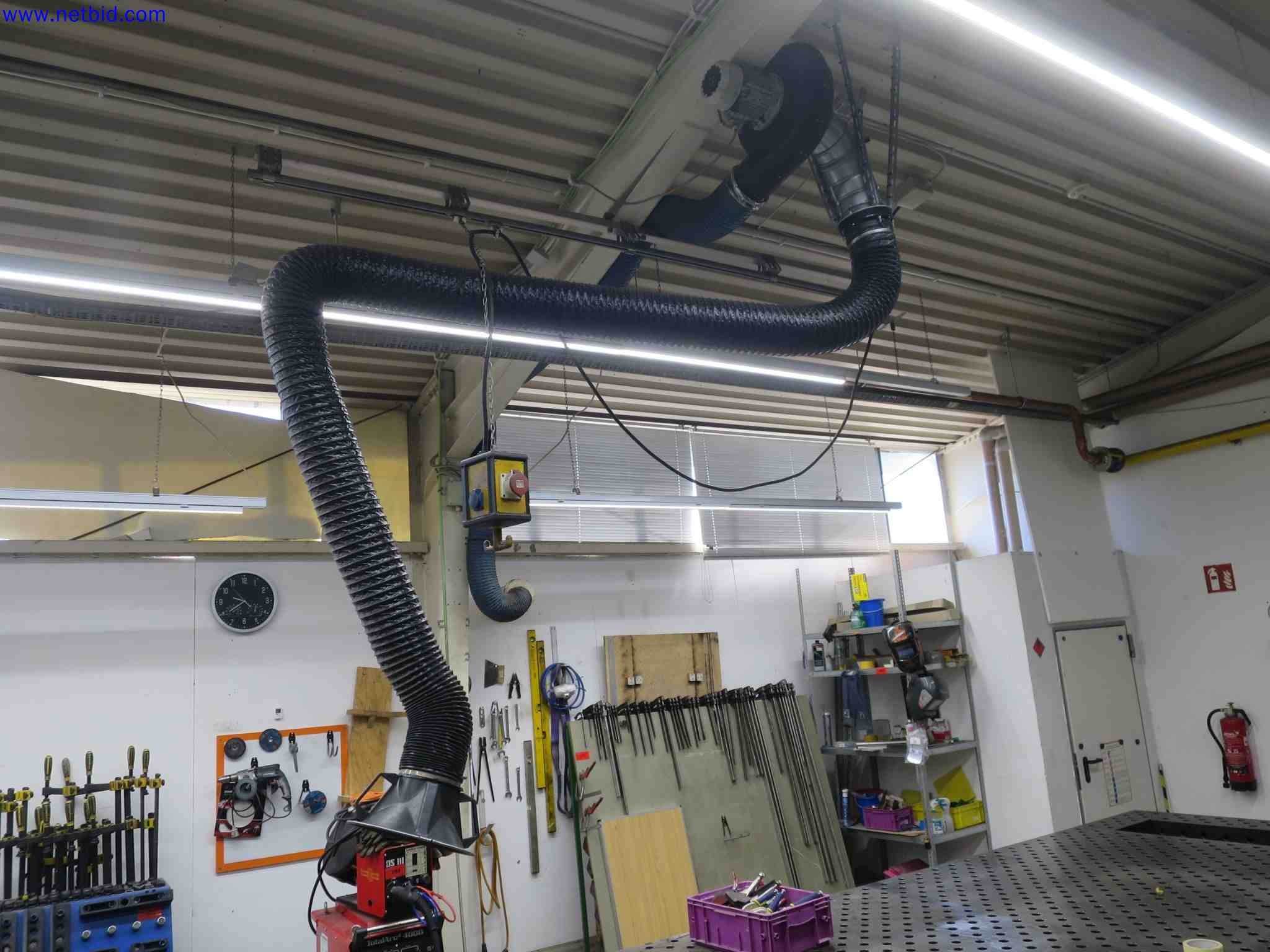 Machines CNC bien entretenues destinées à la fabrication de pièces métalliques de précision-2