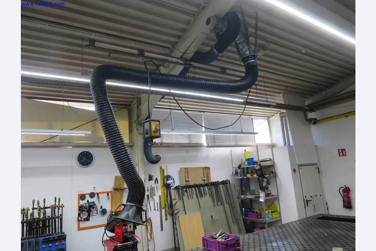 Machines CNC bien entretenues destinées à la fabrication de pièces métalliques de précision-2