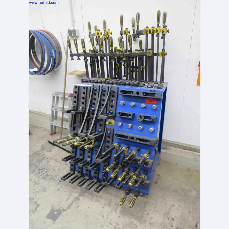 Machines CNC bien entretenues destinées à la fabrication de pièces métalliques de précision-1