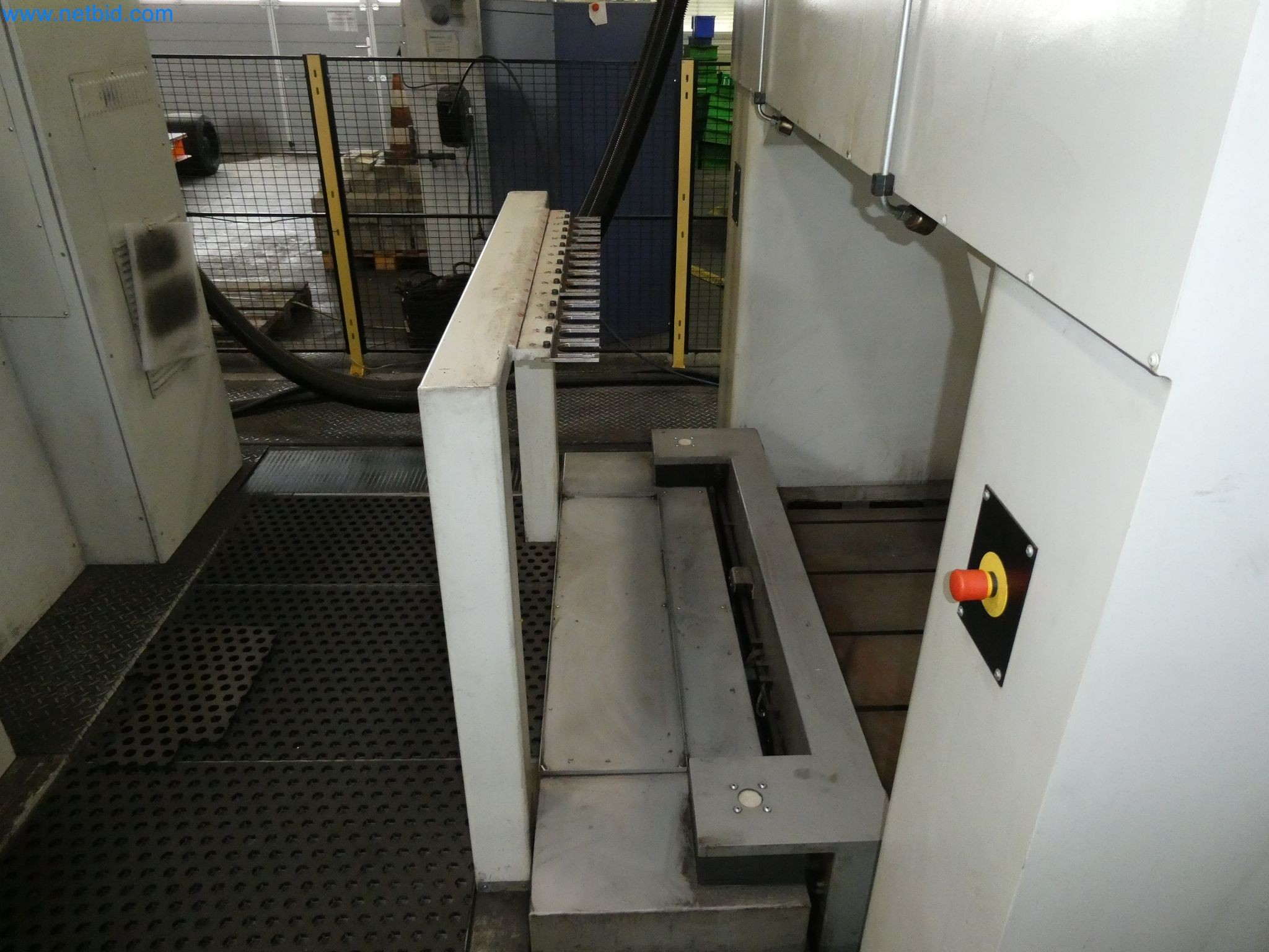 High-tech stroje pro výrobu prototypů, modelů a forem (automobilový průmysl)-2