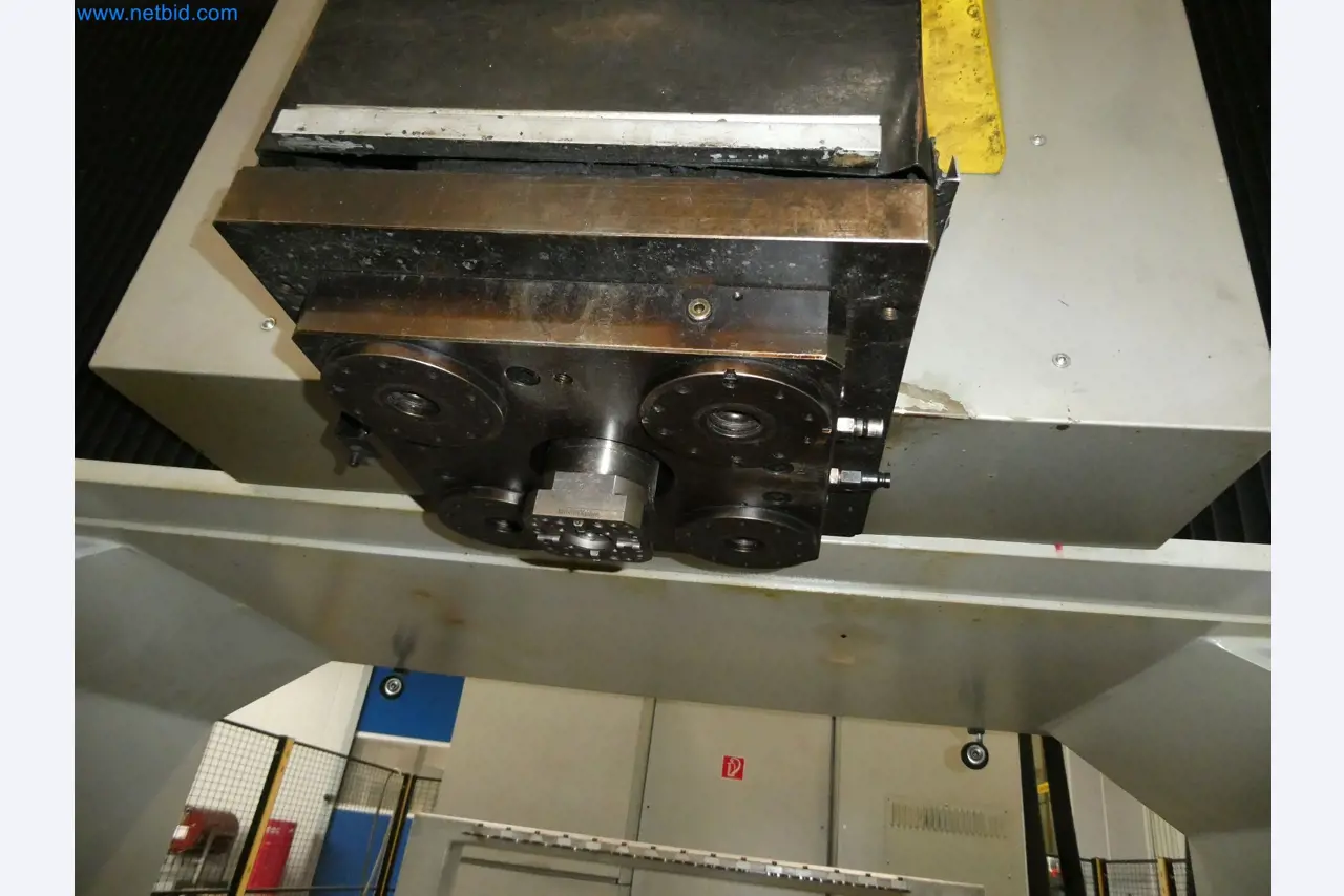 High-tech machinery for prototyping, model making, mold making (automotive)-6