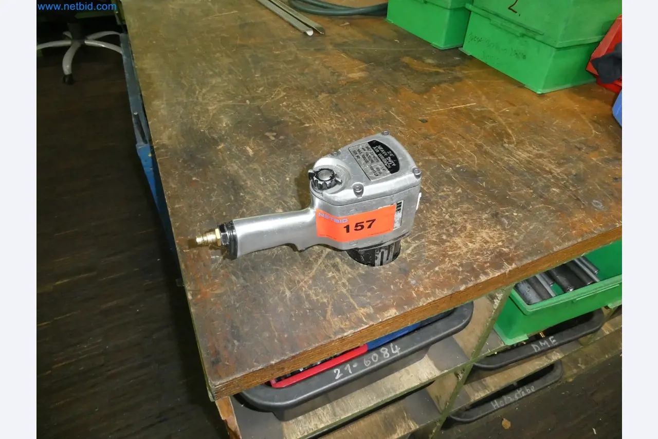 Parc de machines high-tech pour la construction de prototypes, de modèles, de moules (automobile)-3