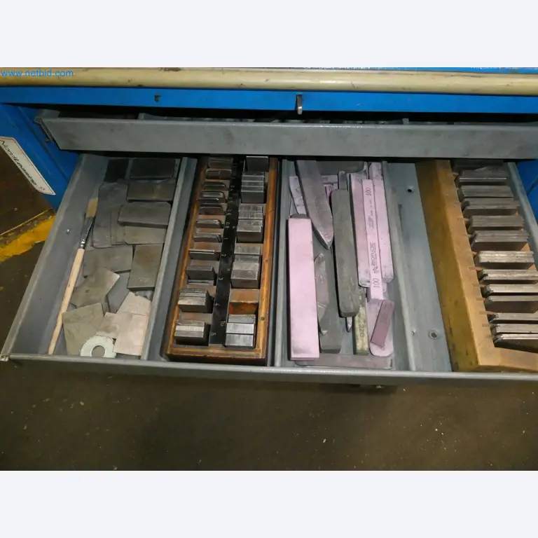 High-tech machinery for prototyping, model making, mold making (automotive)-2