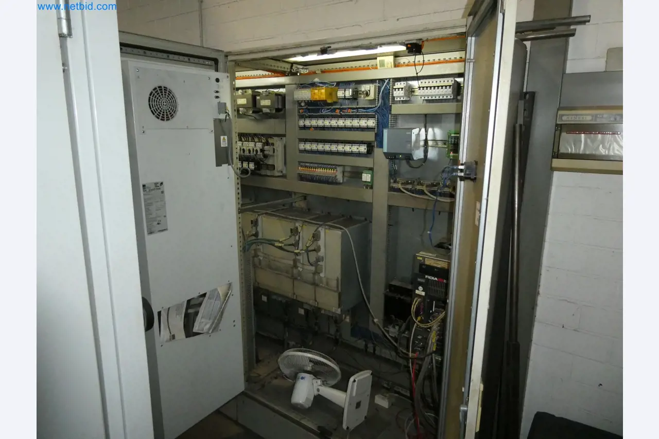 High-tech machinery for prototyping, model making, mold making (automotive)-5