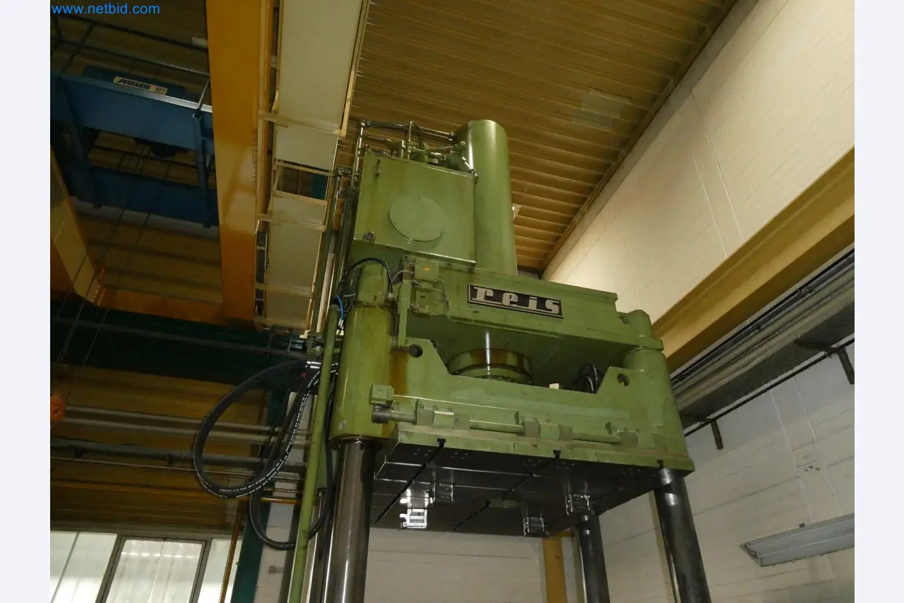 High-tech machinery for prototyping, model making, mold making (automotive)-2