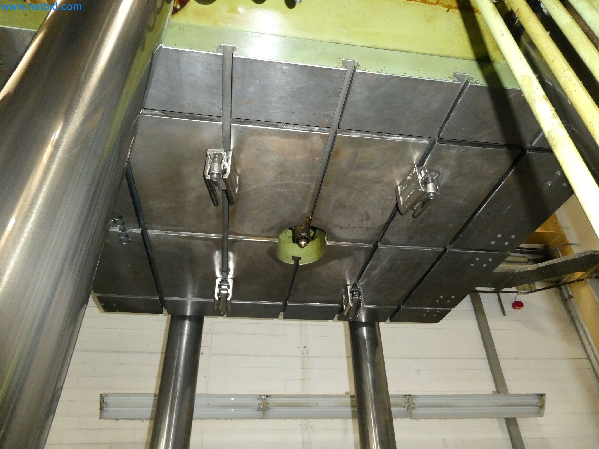 High-tech machinery for prototyping, model making, mold making (automotive)-3