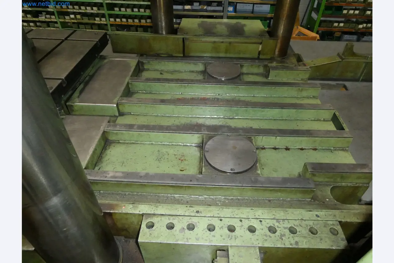 High-tech machinery for prototyping, model making, mold making (automotive)-4