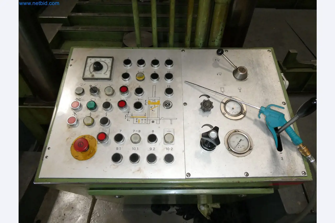 High-tech machinery for prototyping, model making, mold making (automotive)-6