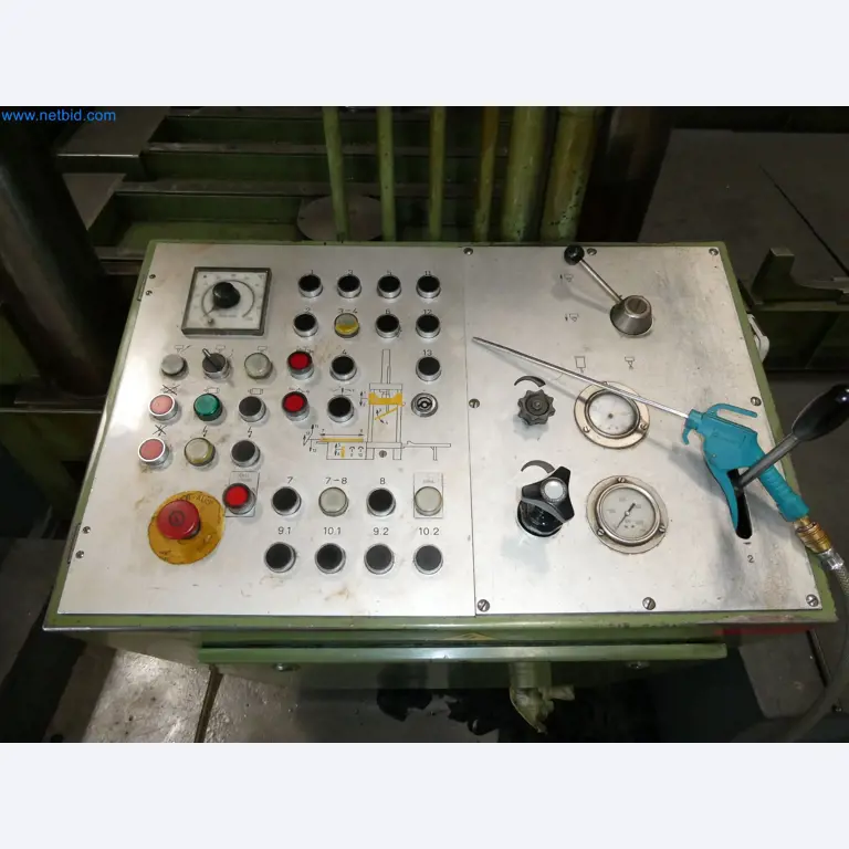 High-tech machinery for prototyping, model making, mold making (automotive)-6