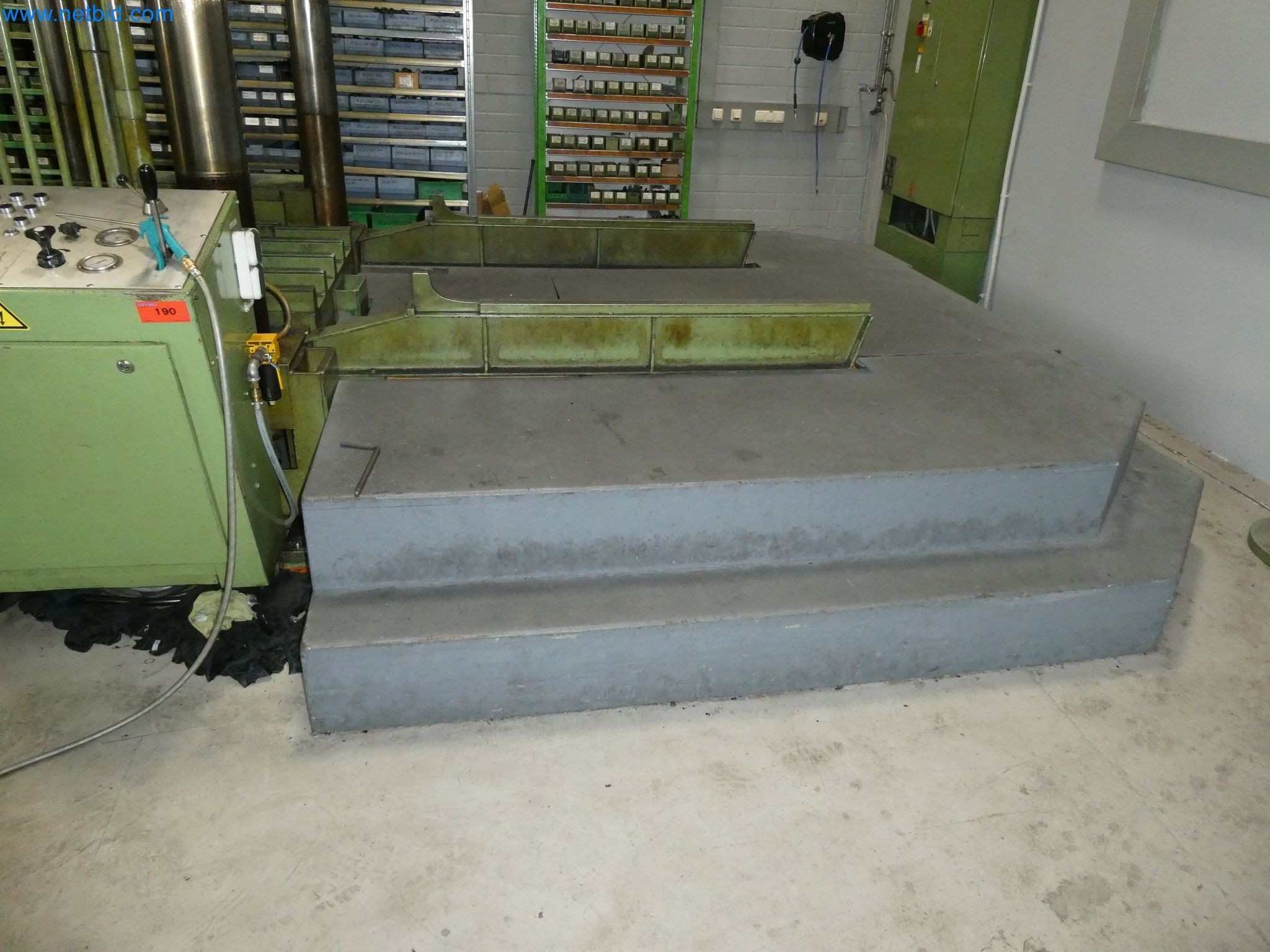 High-tech machinery for prototyping, model making, mold making (automotive)-7