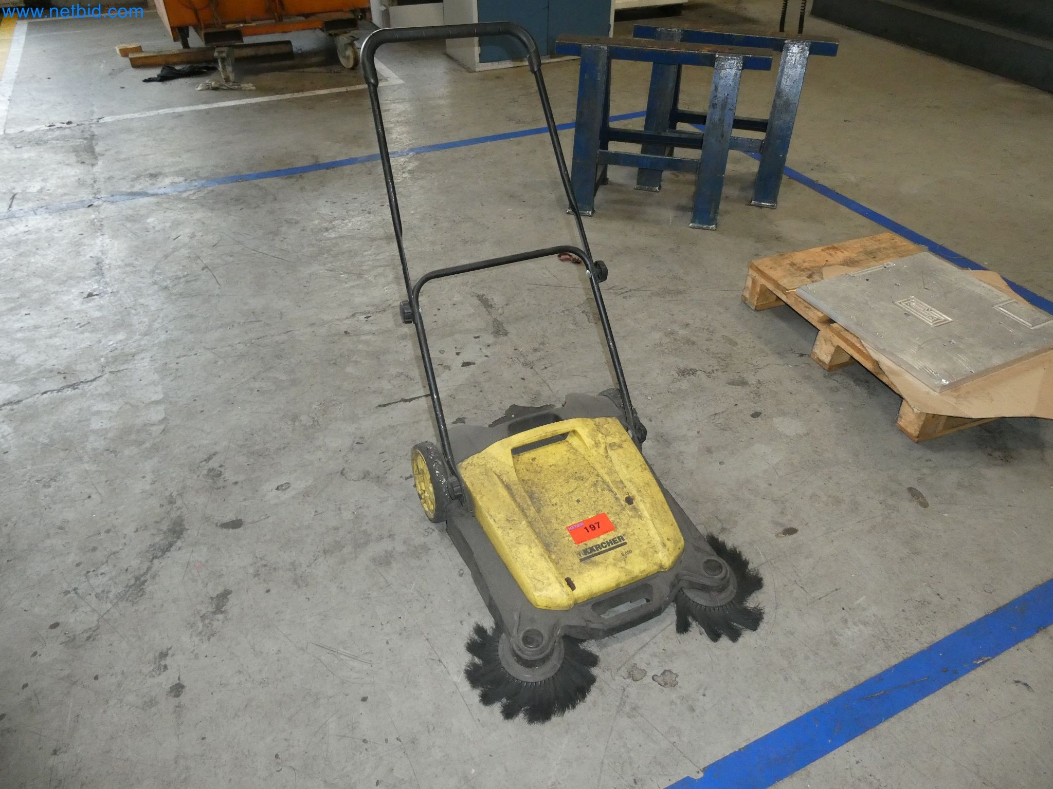 High-tech machinery for prototyping, model making, mold making (automotive)-1