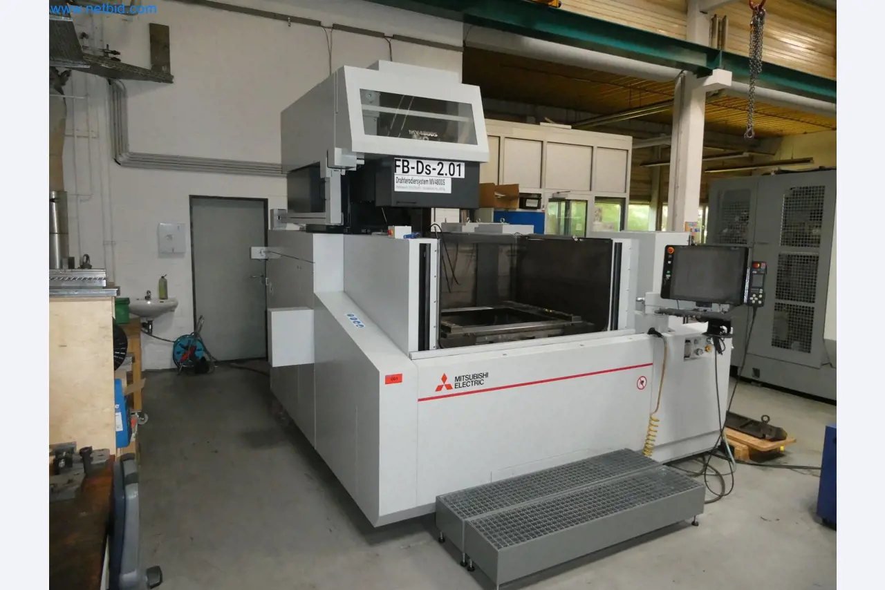 High-tech machinery for prototyping, model making, mold making (automotive)-2