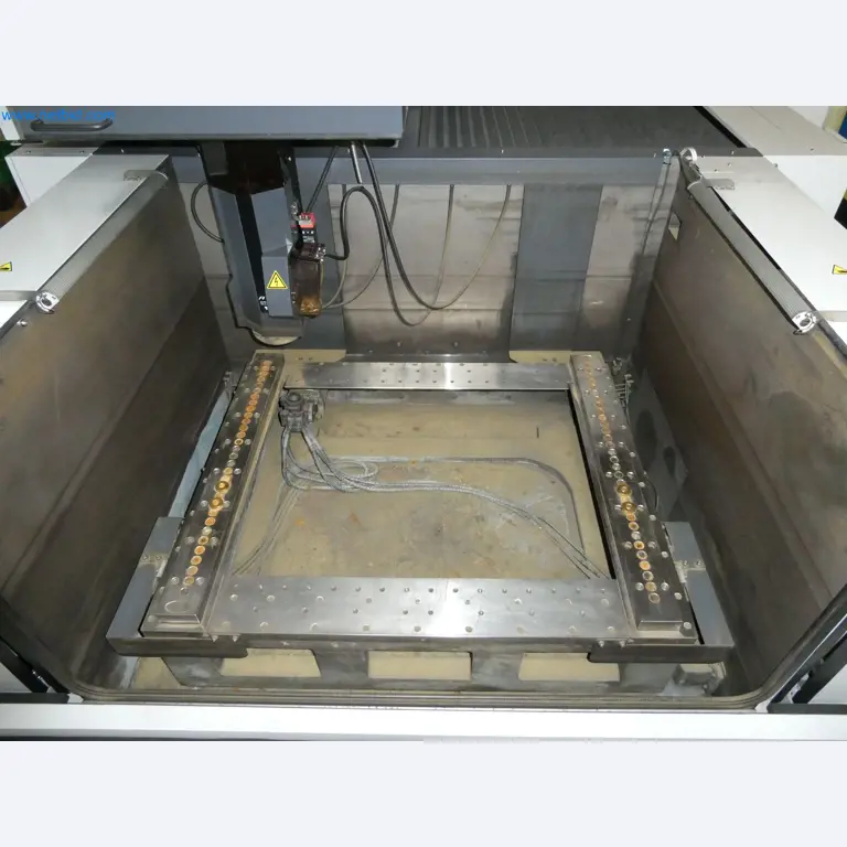 High-tech machinery for prototyping, model making, mold making (automotive)-5