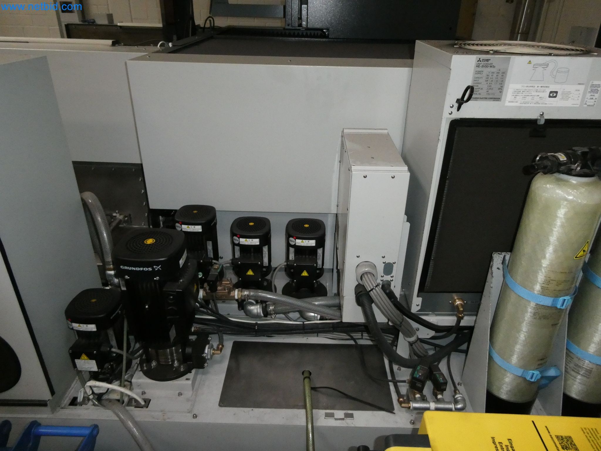 Parc de machines high-tech pour la construction de prototypes, de modèles, de moules (automobile)-8