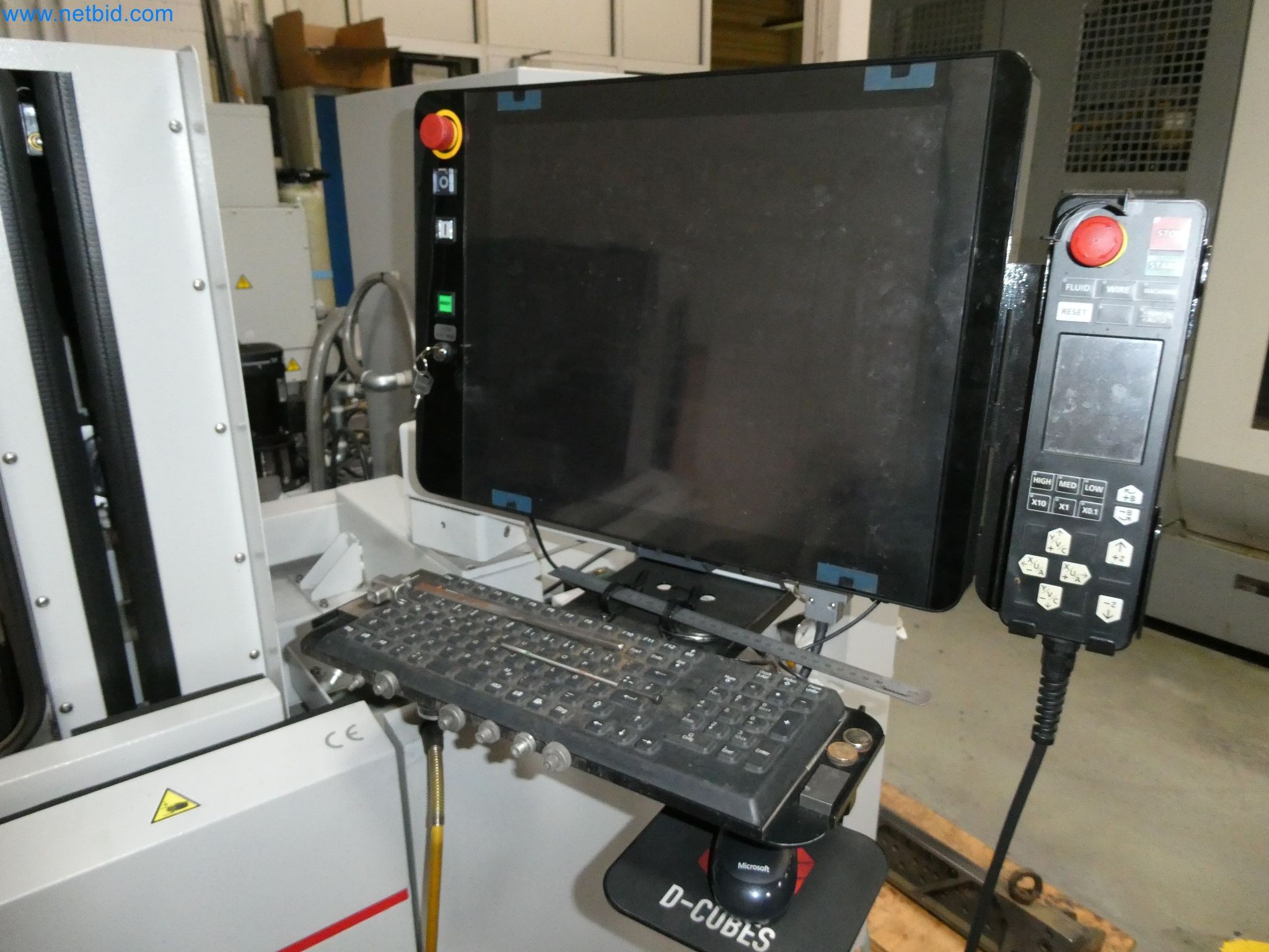 Parc de machines high-tech pour la construction de prototypes, de modèles, de moules (automobile)-9