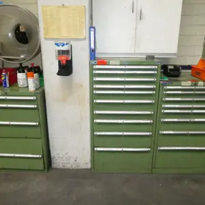 3 Kovové zásuvkové skříně Hoffmann