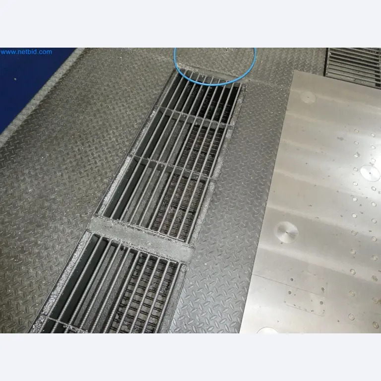 High-tech machinery for prototyping, model making, mold making (automotive)-11