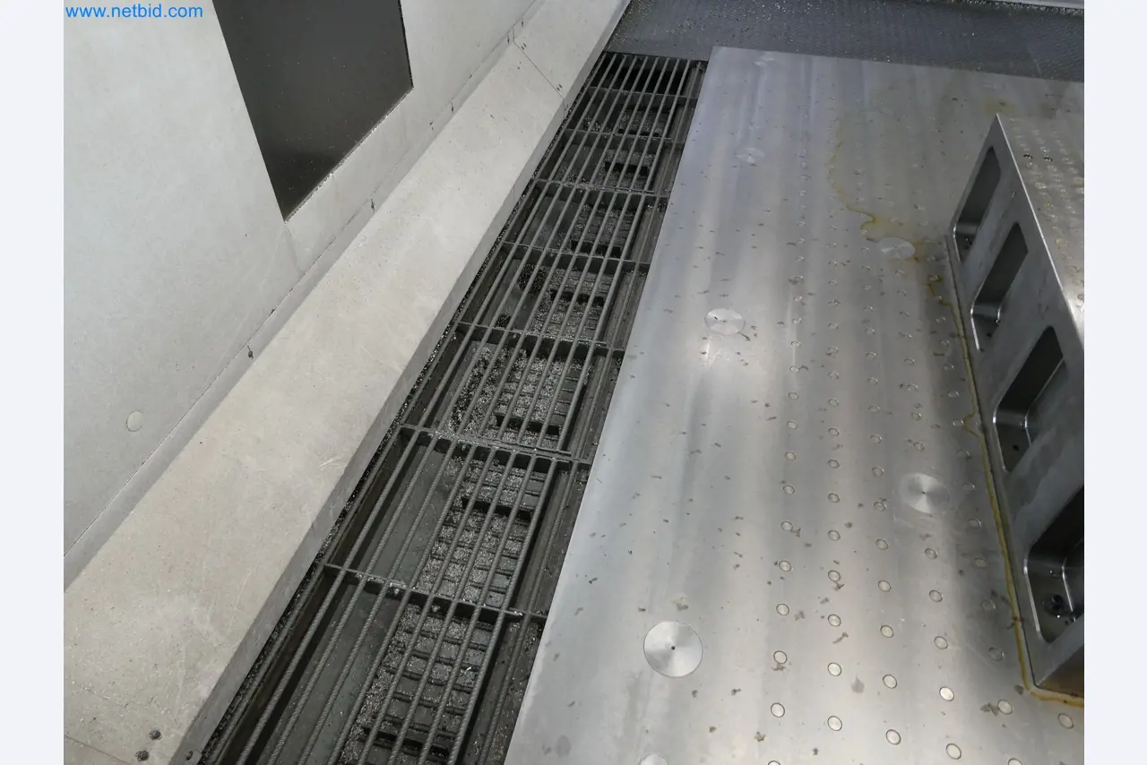 High-tech machinery for prototyping, model making, mold making (automotive)-12