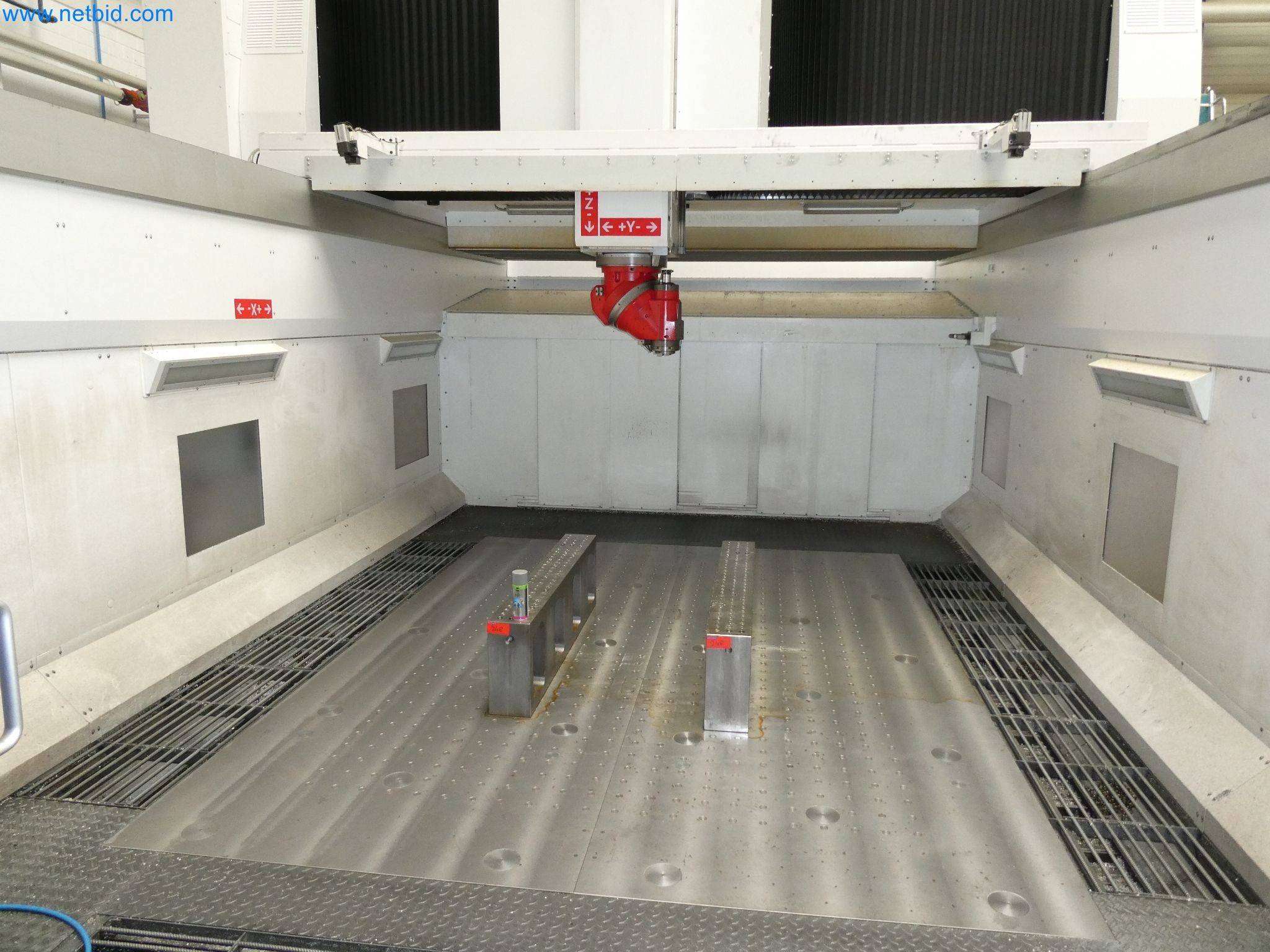 Maquinaria de alta tecnología para creación de prototipos, fabricación de modelos y moldes (automoción)-13