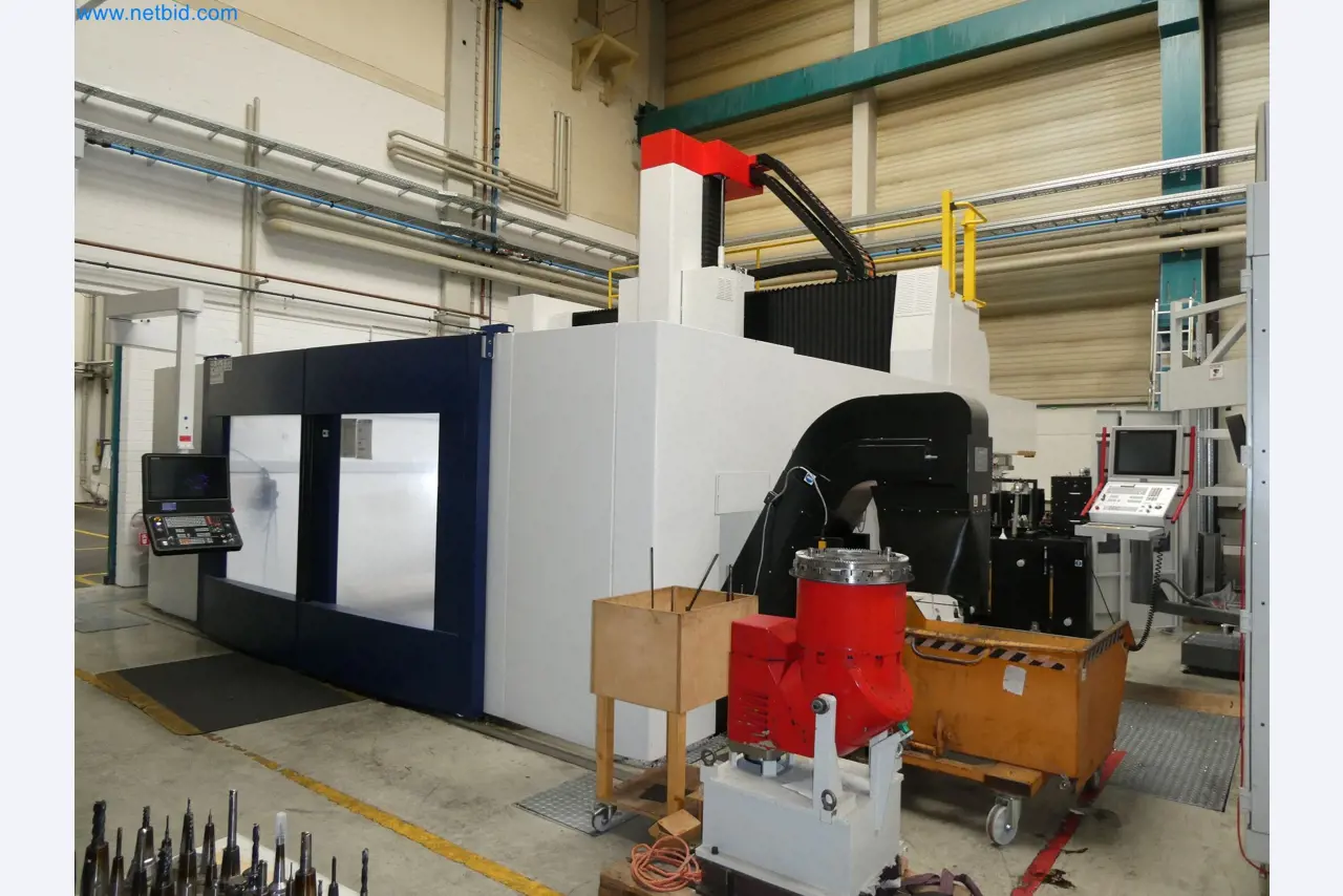 High-tech machinery for prototyping, model making, mold making (automotive)-1