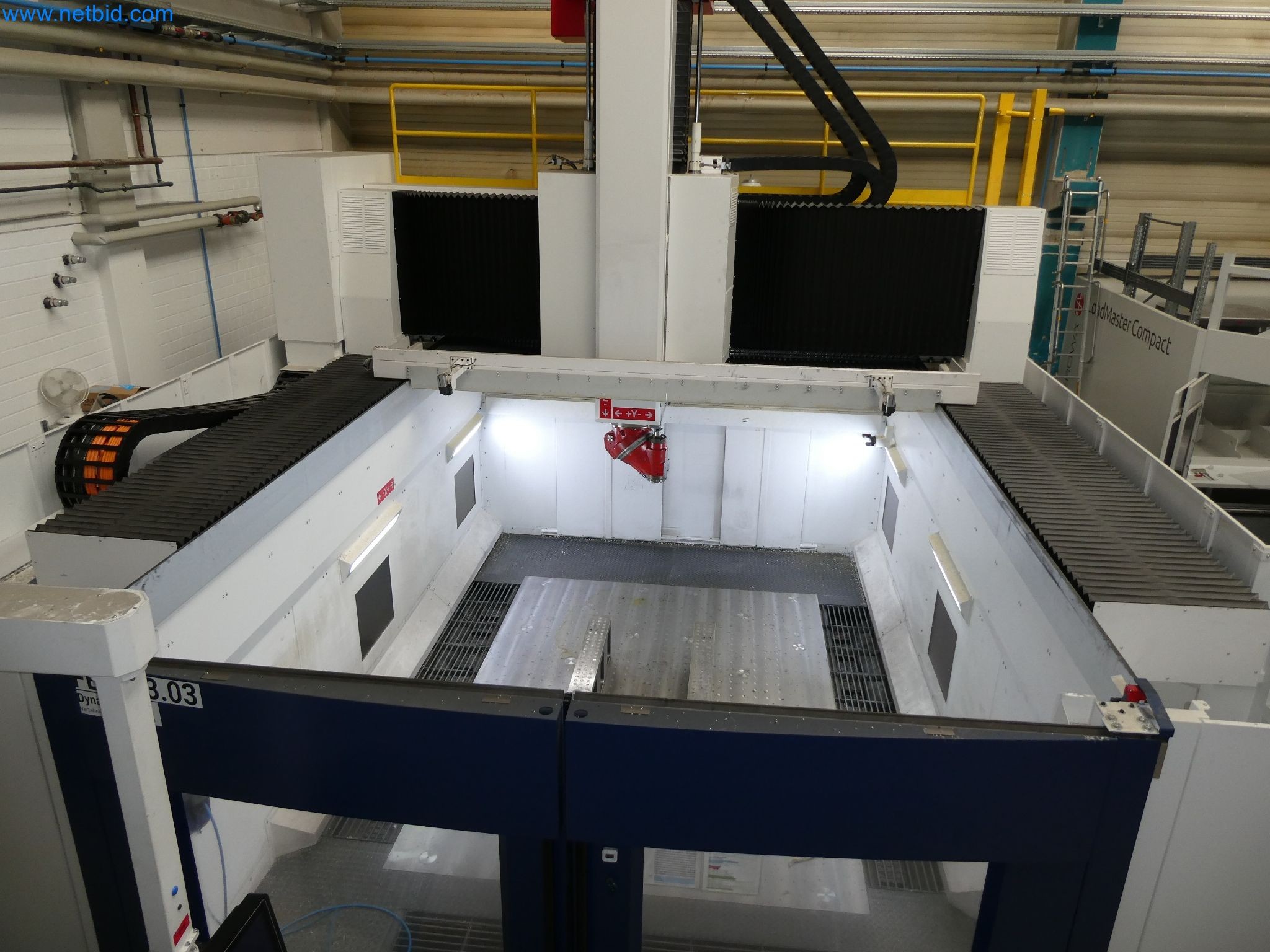 Maquinaria de alta tecnología para creación de prototipos, fabricación de modelos y moldes (automoción)-3