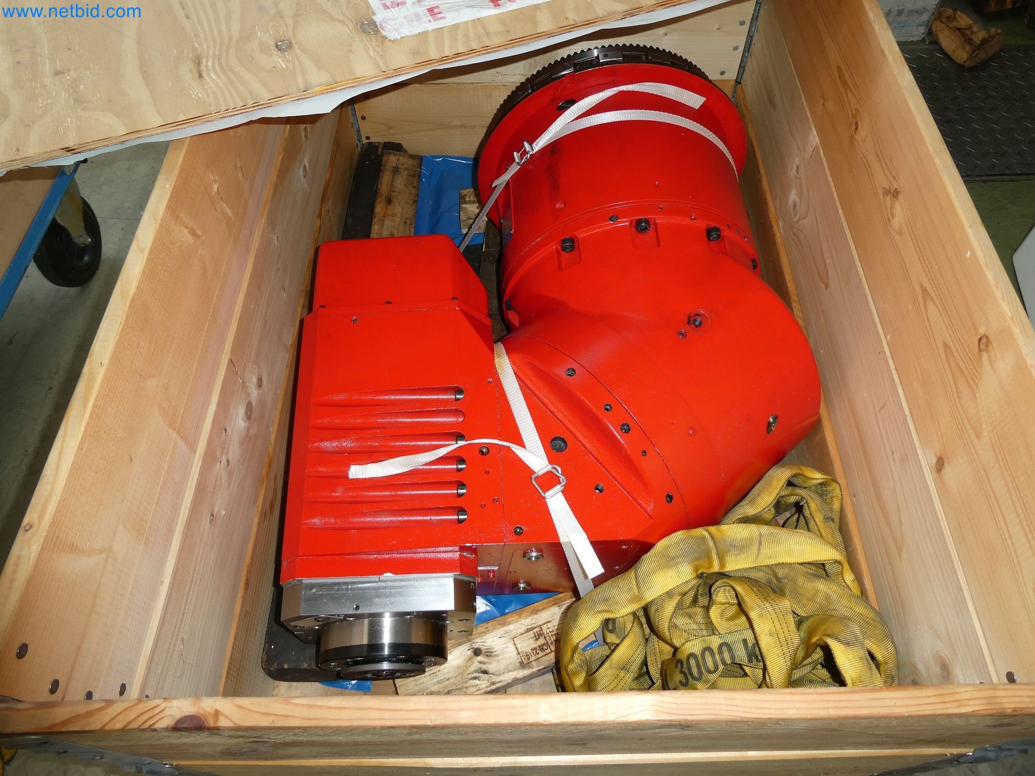 High-tech machinery for prototyping, model making, mold making (automotive)-11