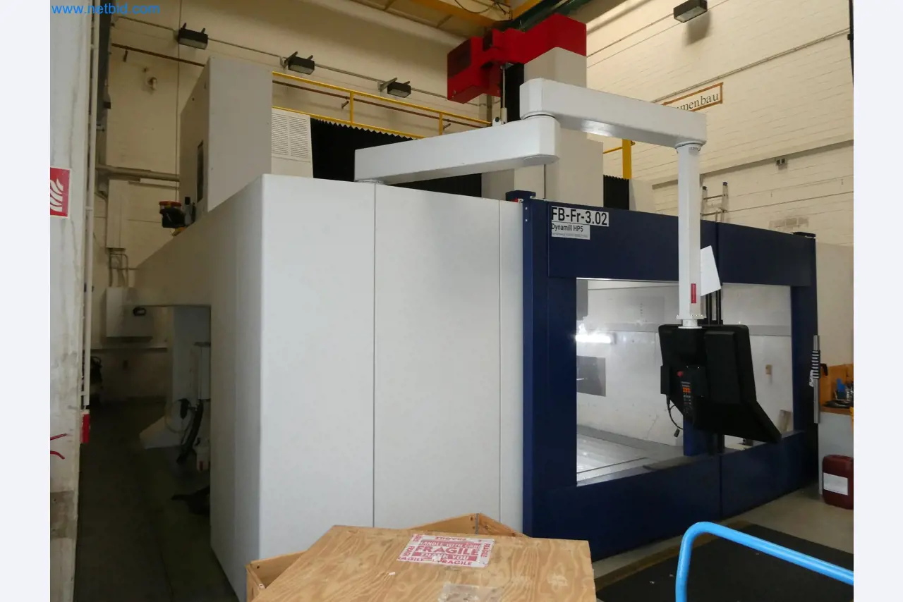 High-tech machinery for prototyping, model making, mold making (automotive)-3