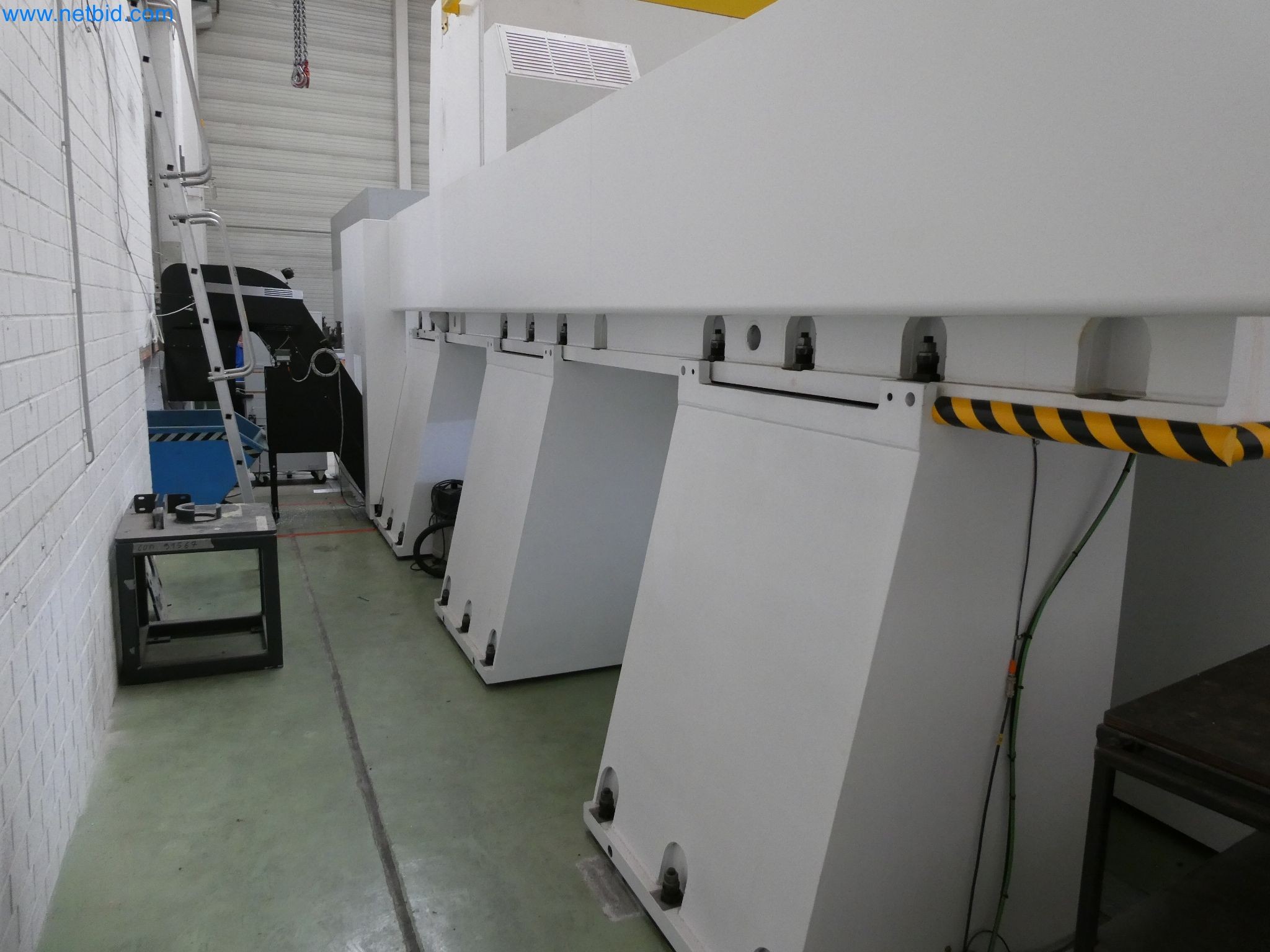 High-tech machinery for prototyping, model making, mold making (automotive)-8