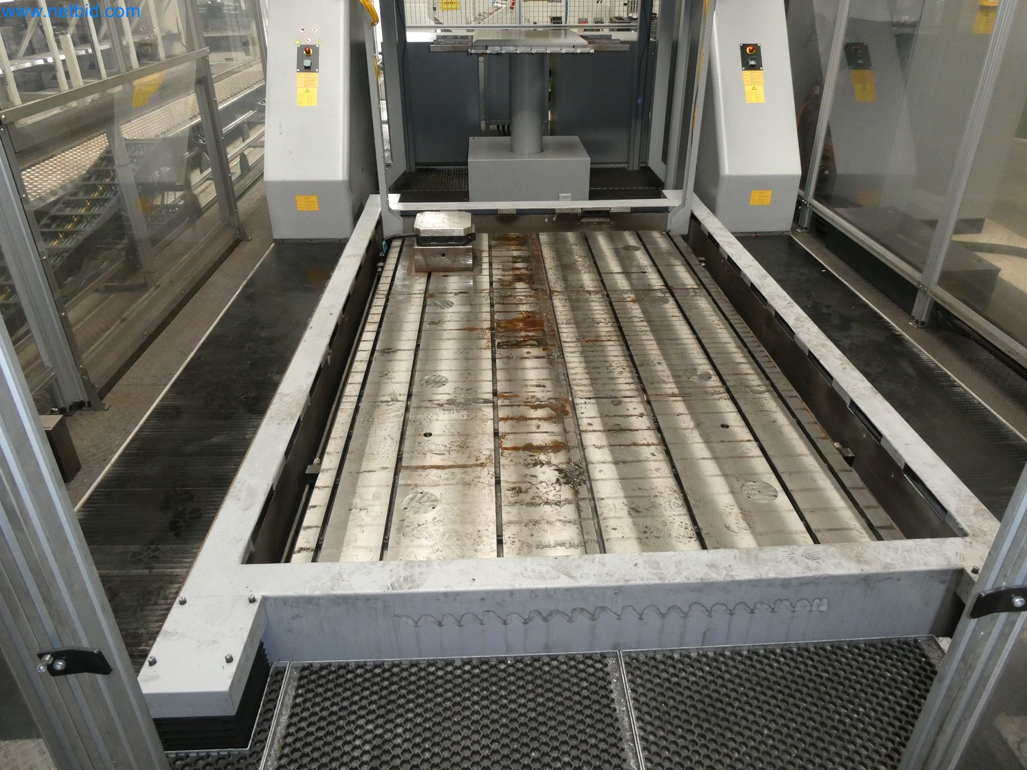 High-tech machinery for prototyping, model making, mold making (automotive)-2