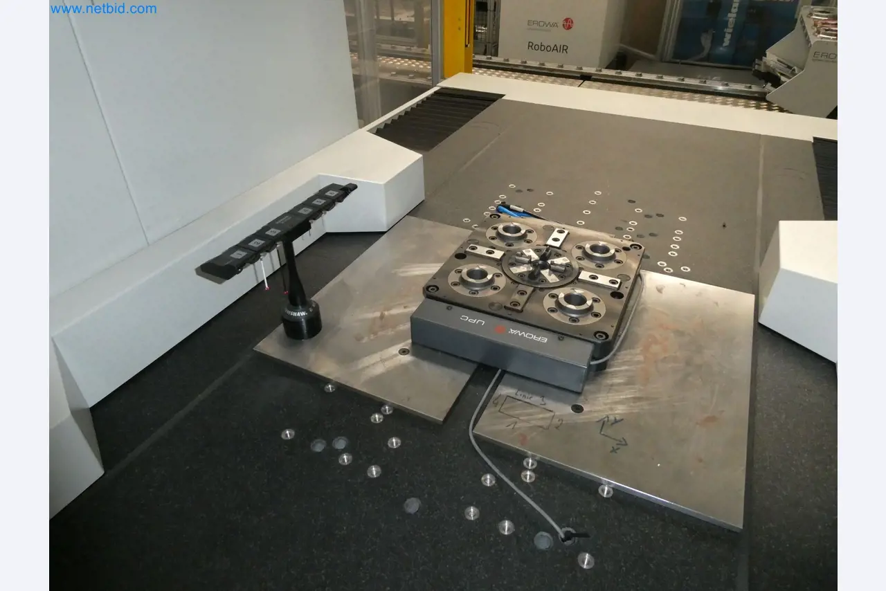 High-tech machinery for prototyping, model making, mold making (automotive)-3