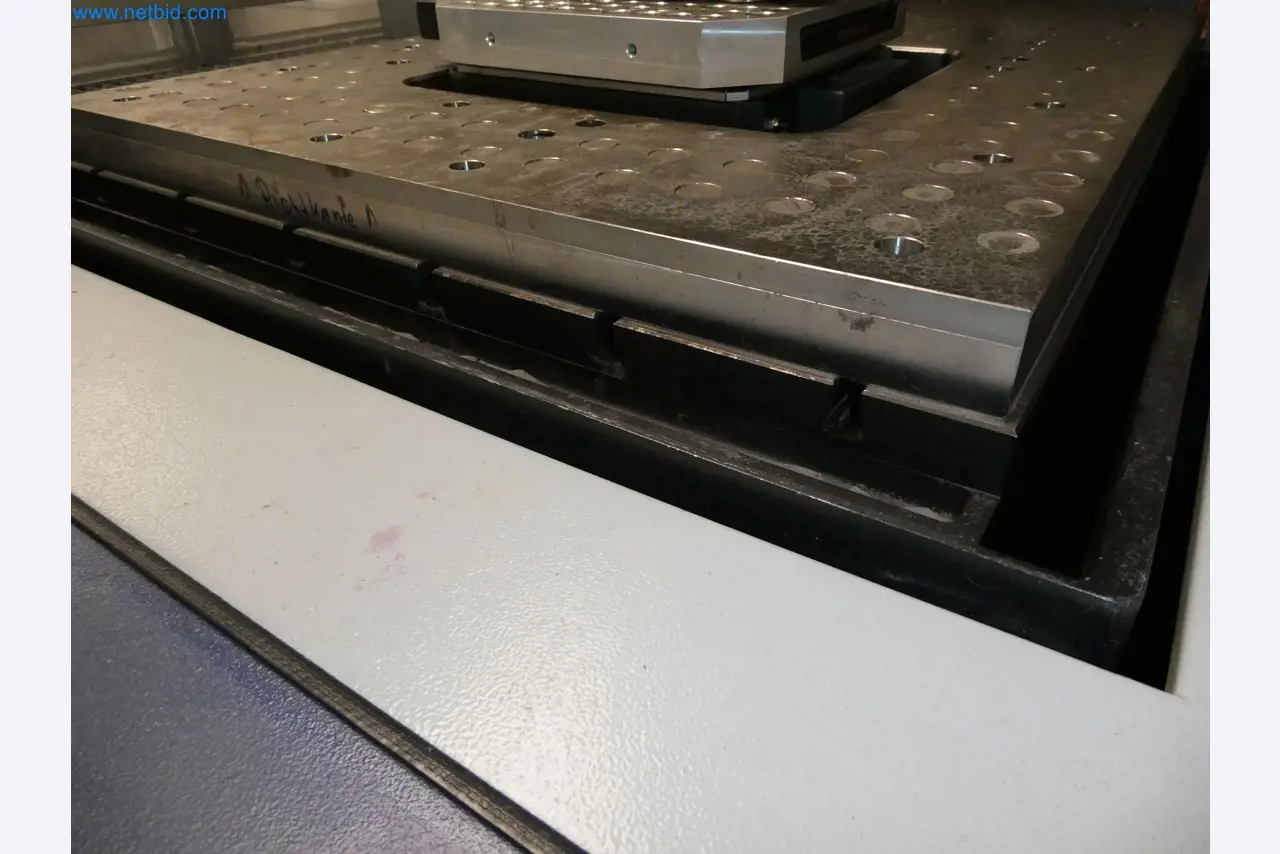 High-tech machinery for prototyping, model making, mold making (automotive)-2