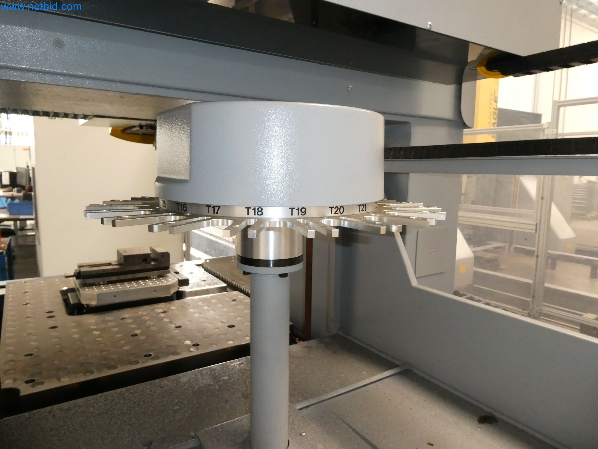 High-tech machinery for prototyping, model making, mold making (automotive)-4