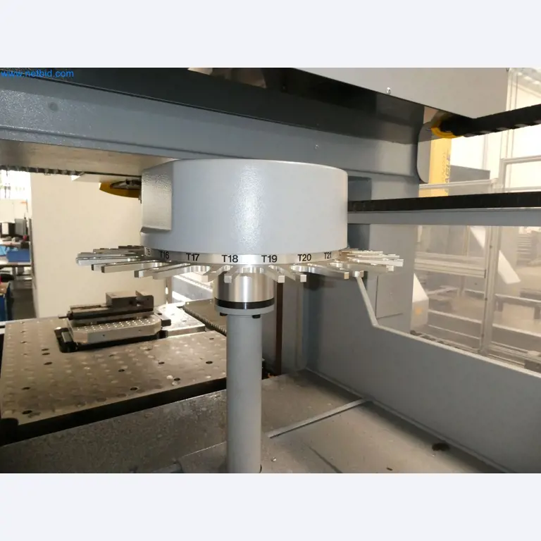 High-tech machinery for prototyping, model making, mold making (automotive)-4