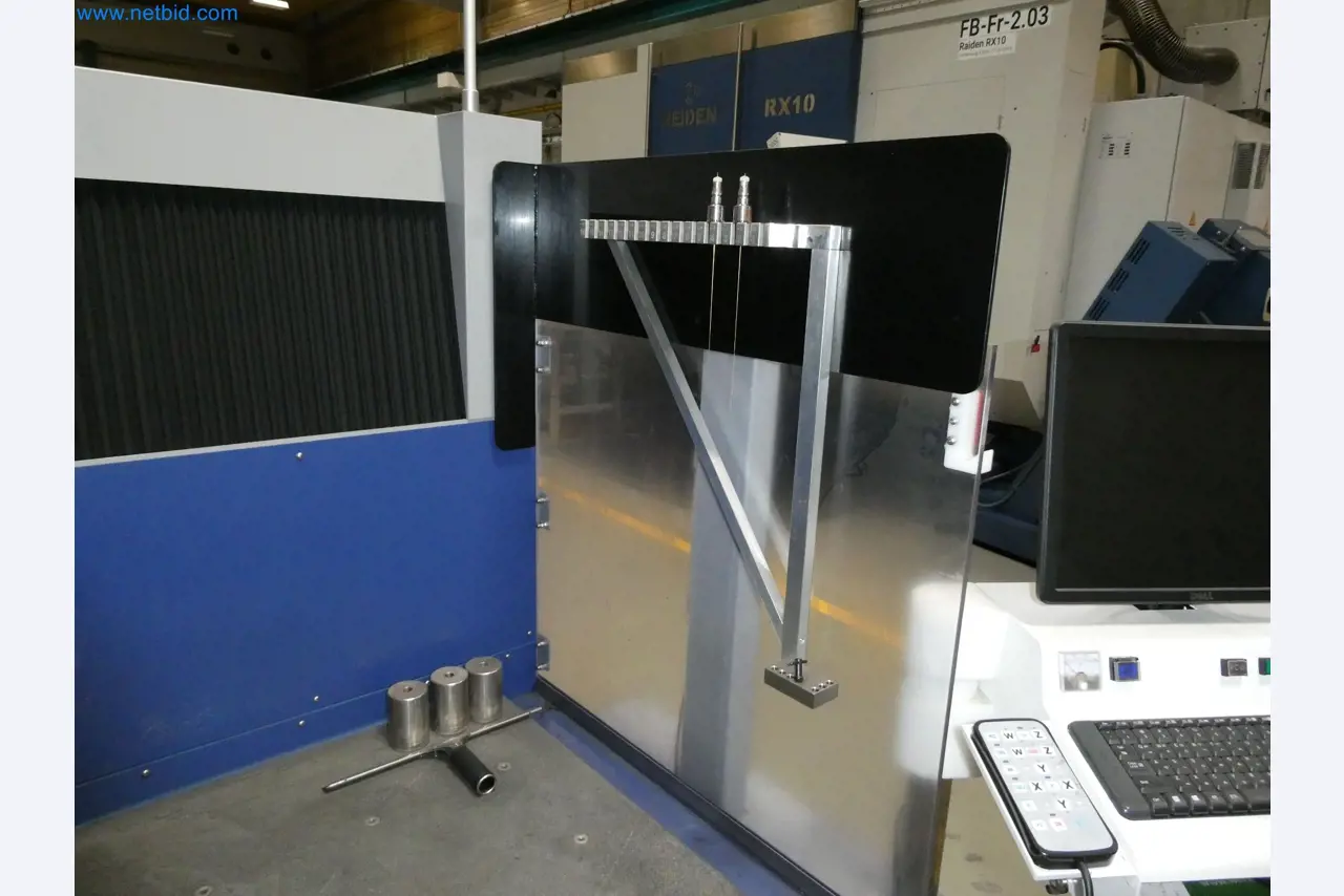 High-tech machinery for prototyping, model making, mold making (automotive)-6