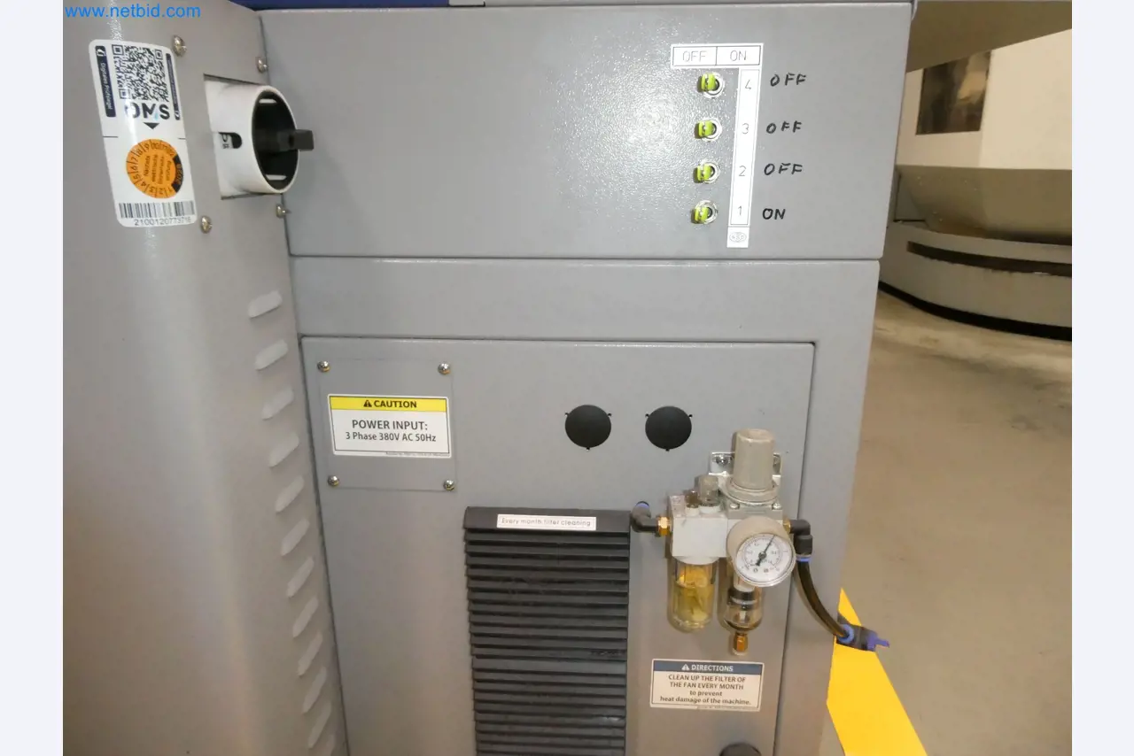 High-tech machinery for prototyping, model making, mold making (automotive)-9