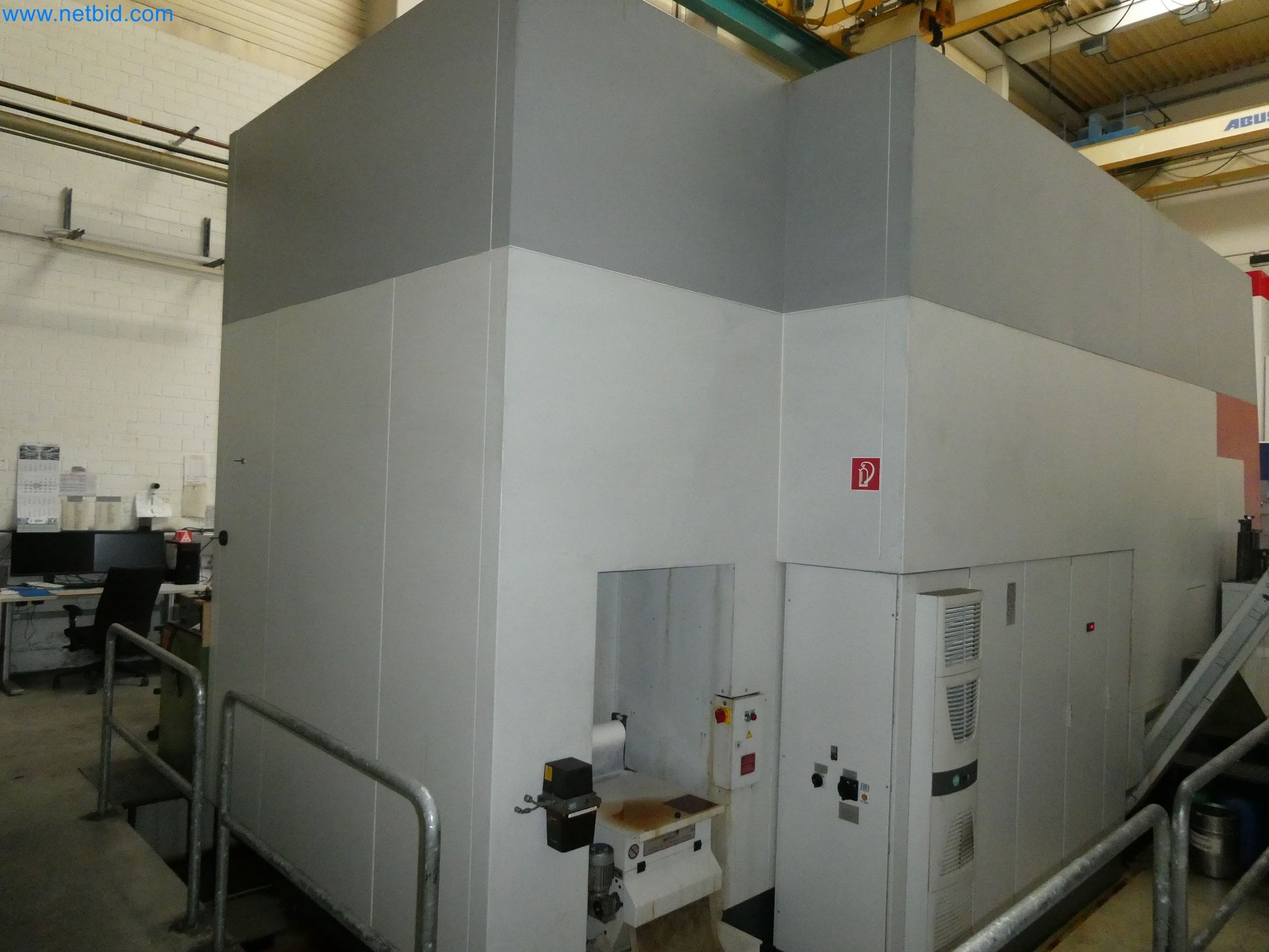 High-tech machinery for prototyping, model making, mold making (automotive)-11