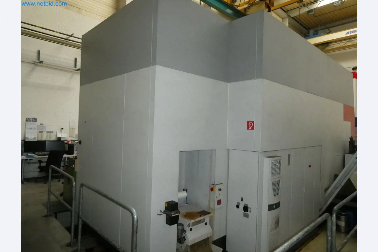 High-tech machinery for prototyping, model making, mold making (automotive)-11