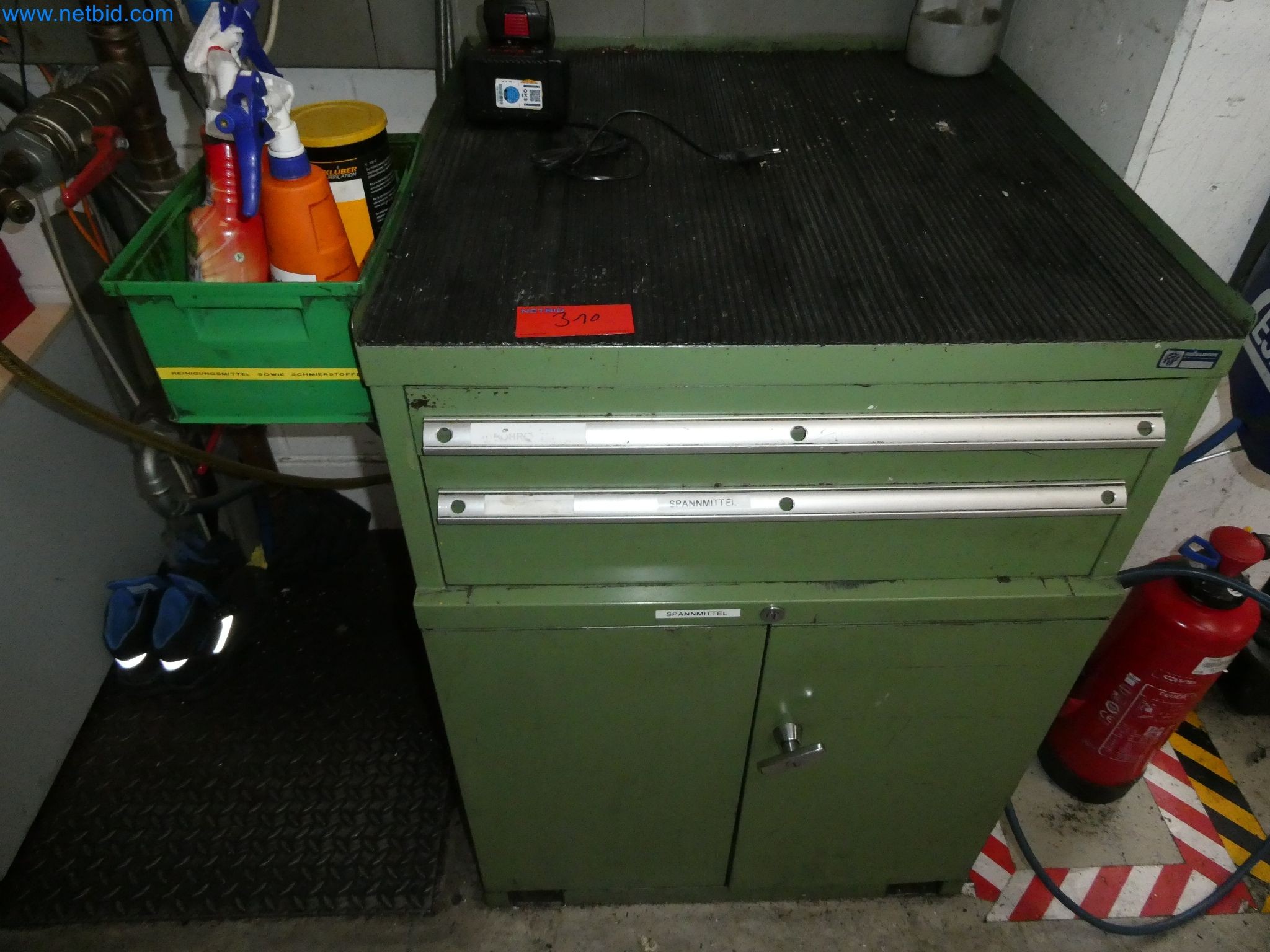 High-tech machinery for prototyping, model making, mold making (automotive)-15