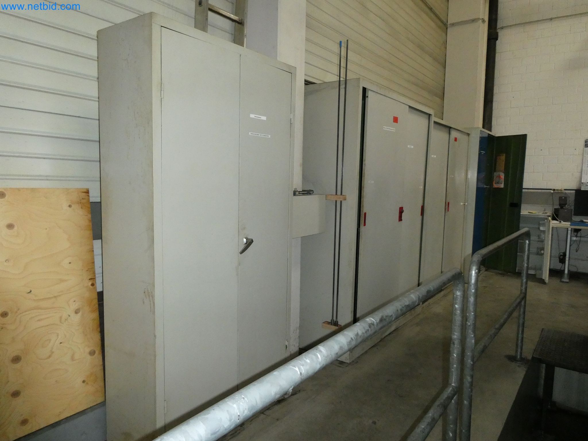 High-tech machinery for prototyping, model making, mold making (automotive)-17