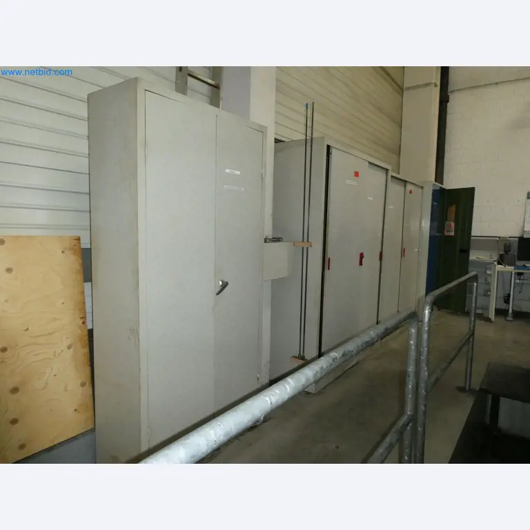 High-tech machinery for prototyping, model making, mold making (automotive)-17