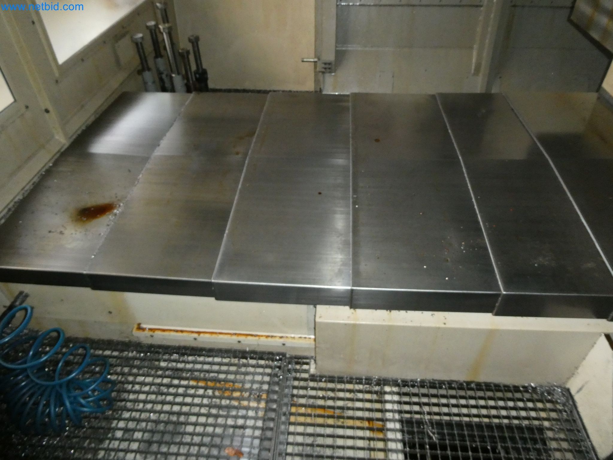 High-tech machinery for prototyping, model making, mold making (automotive)-8