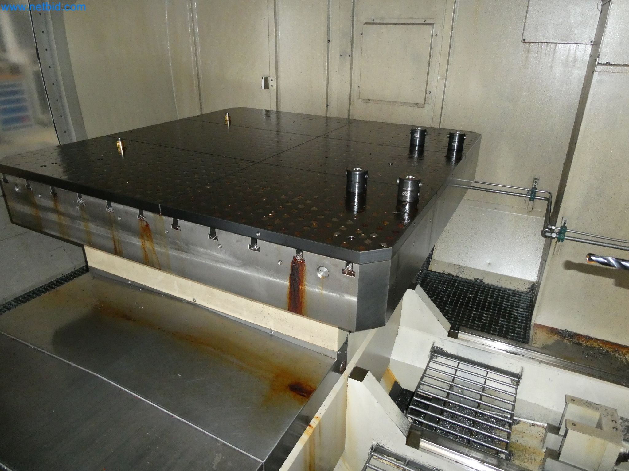 High-tech machinery for prototyping, model making, mold making (automotive)-9