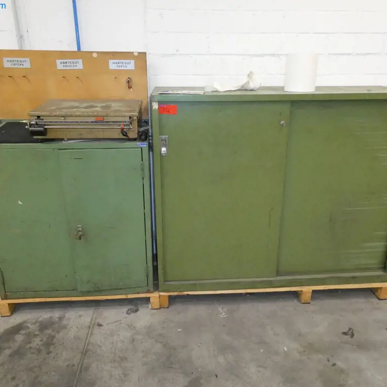 4 Sheet metal cabinets
