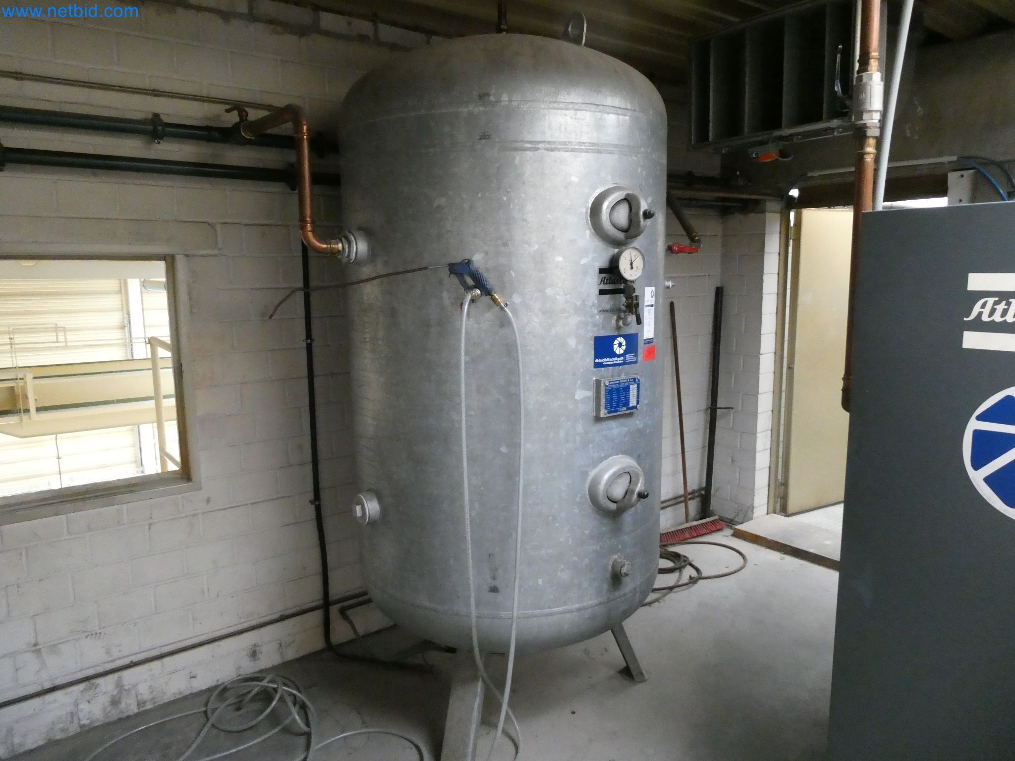 High-tech machinery for prototyping, model making, mold making (automotive)-12