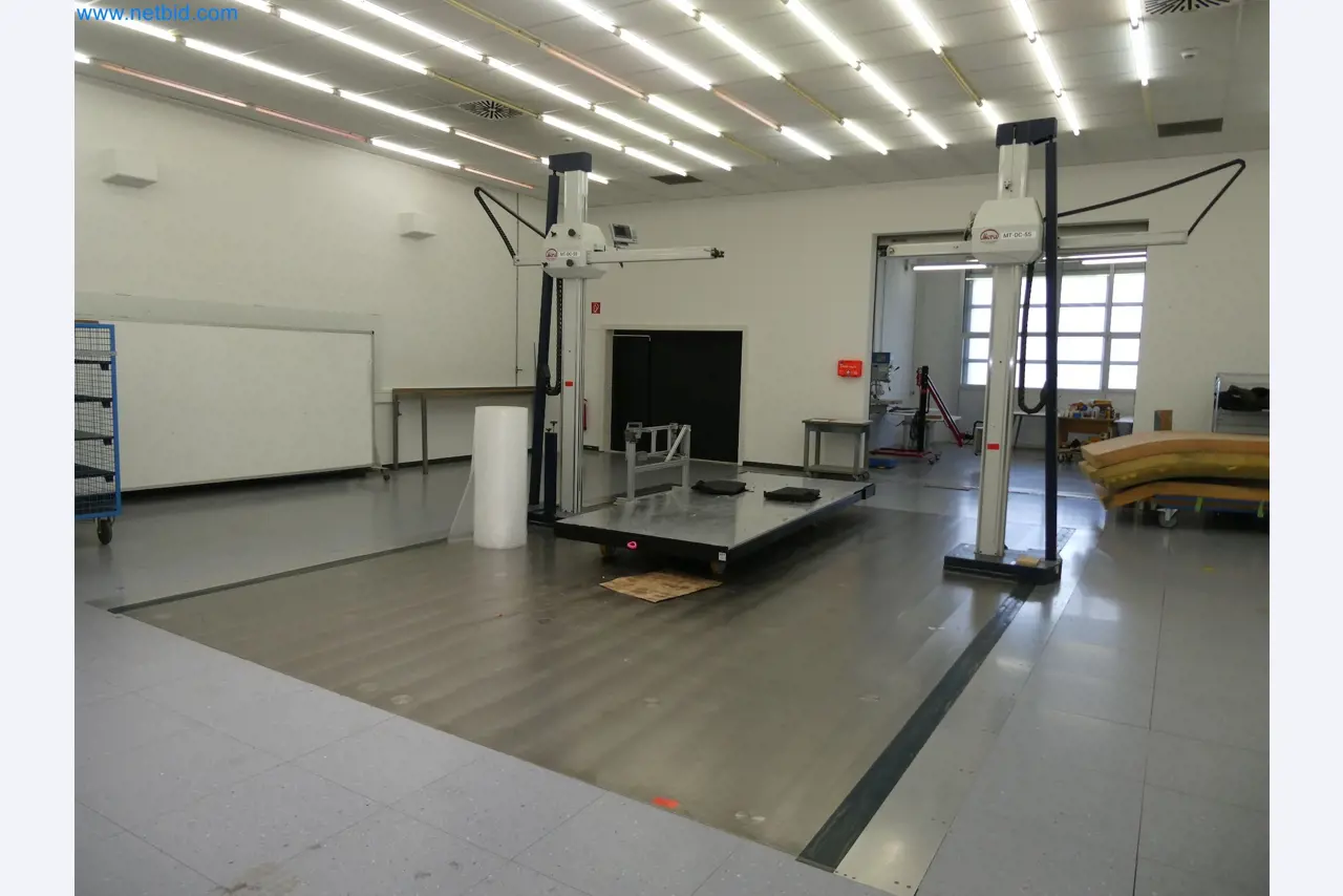 High-tech machinery for prototyping, model making, mold making (automotive)-1