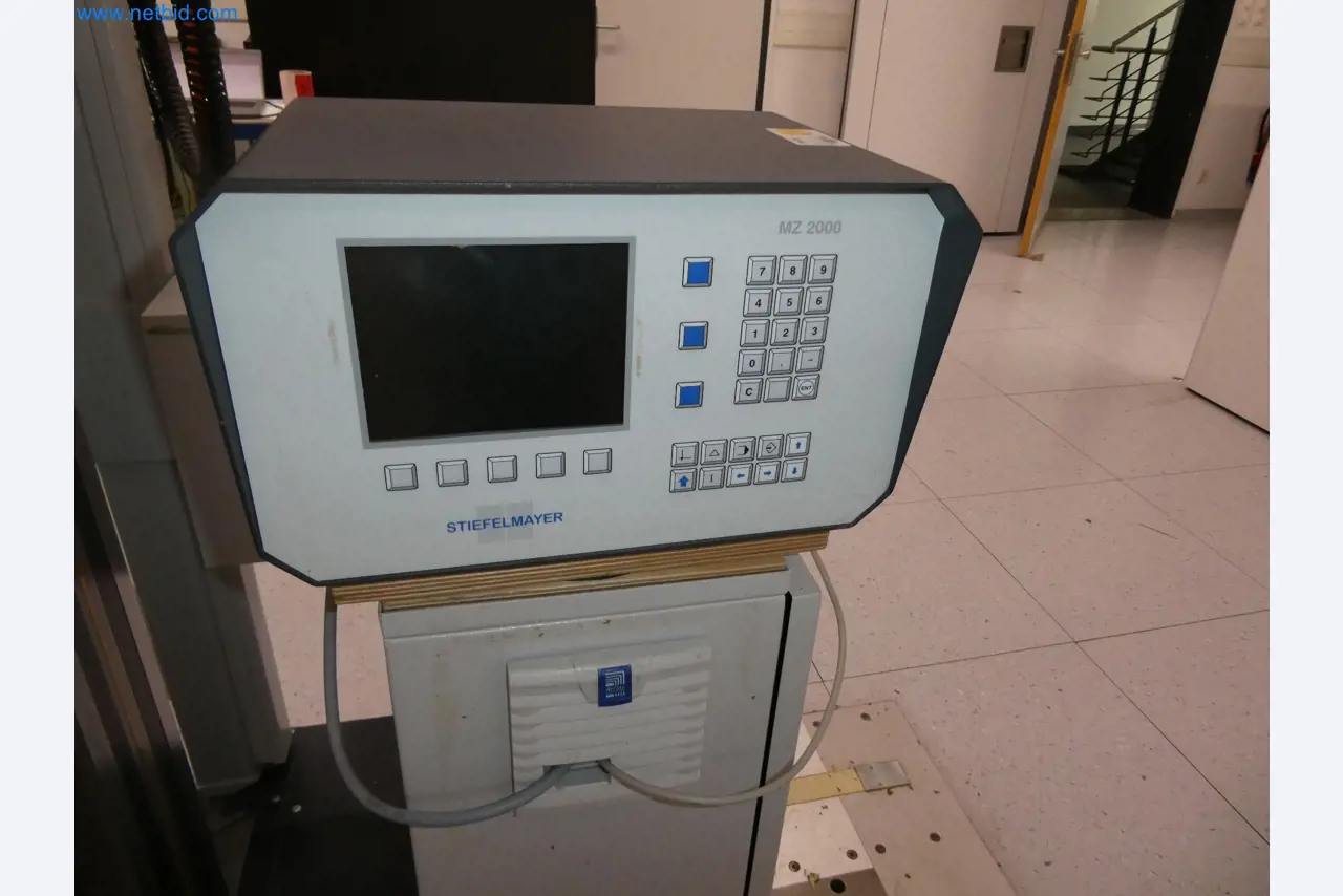 High-tech machinery for prototyping, model making, mold making (automotive)-4