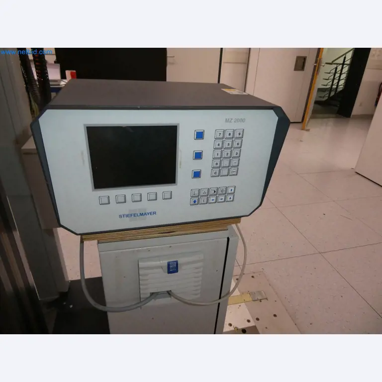 High-tech machinery for prototyping, model making, mold making (automotive)-4