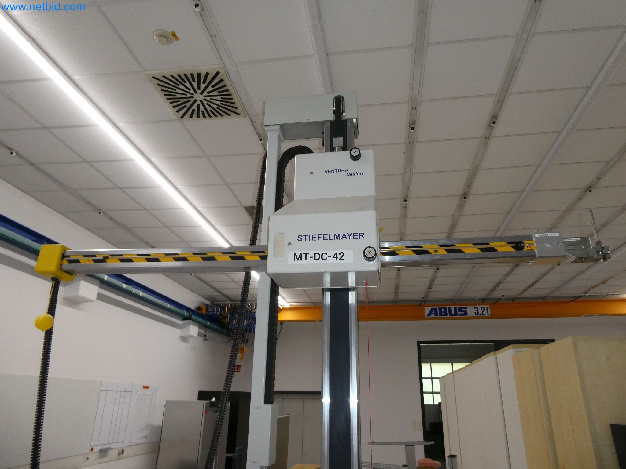 High-tech machinery for prototyping, model making, mold making (automotive)-5