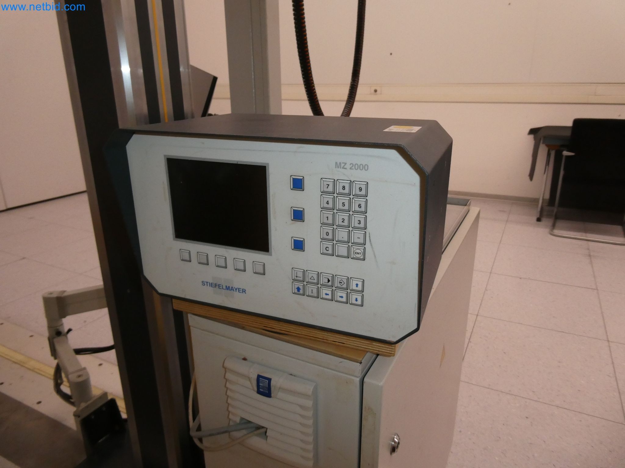 High-tech machinery for prototyping, model making, mold making (automotive)-7