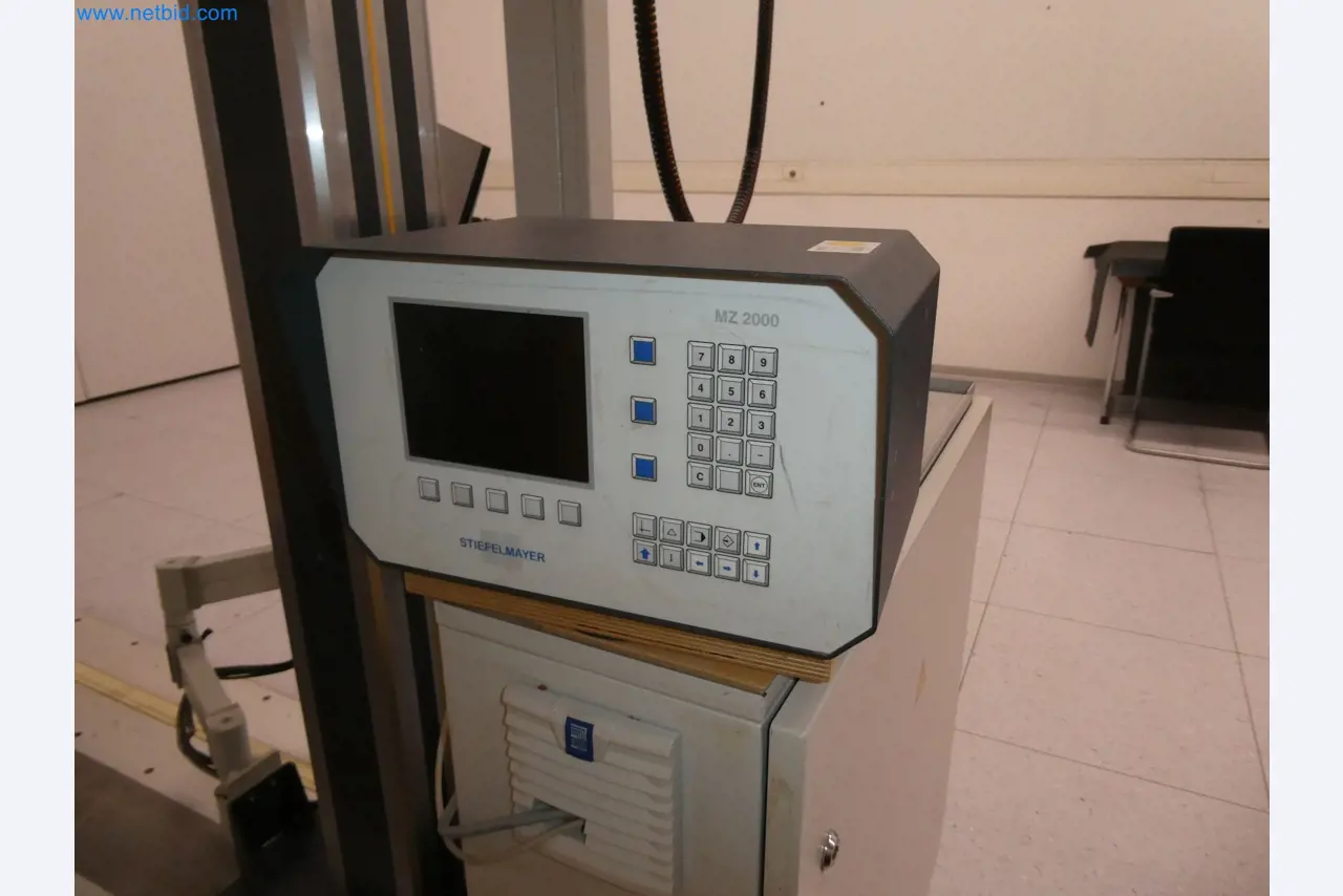 High-tech machinery for prototyping, model making, mold making (automotive)-7